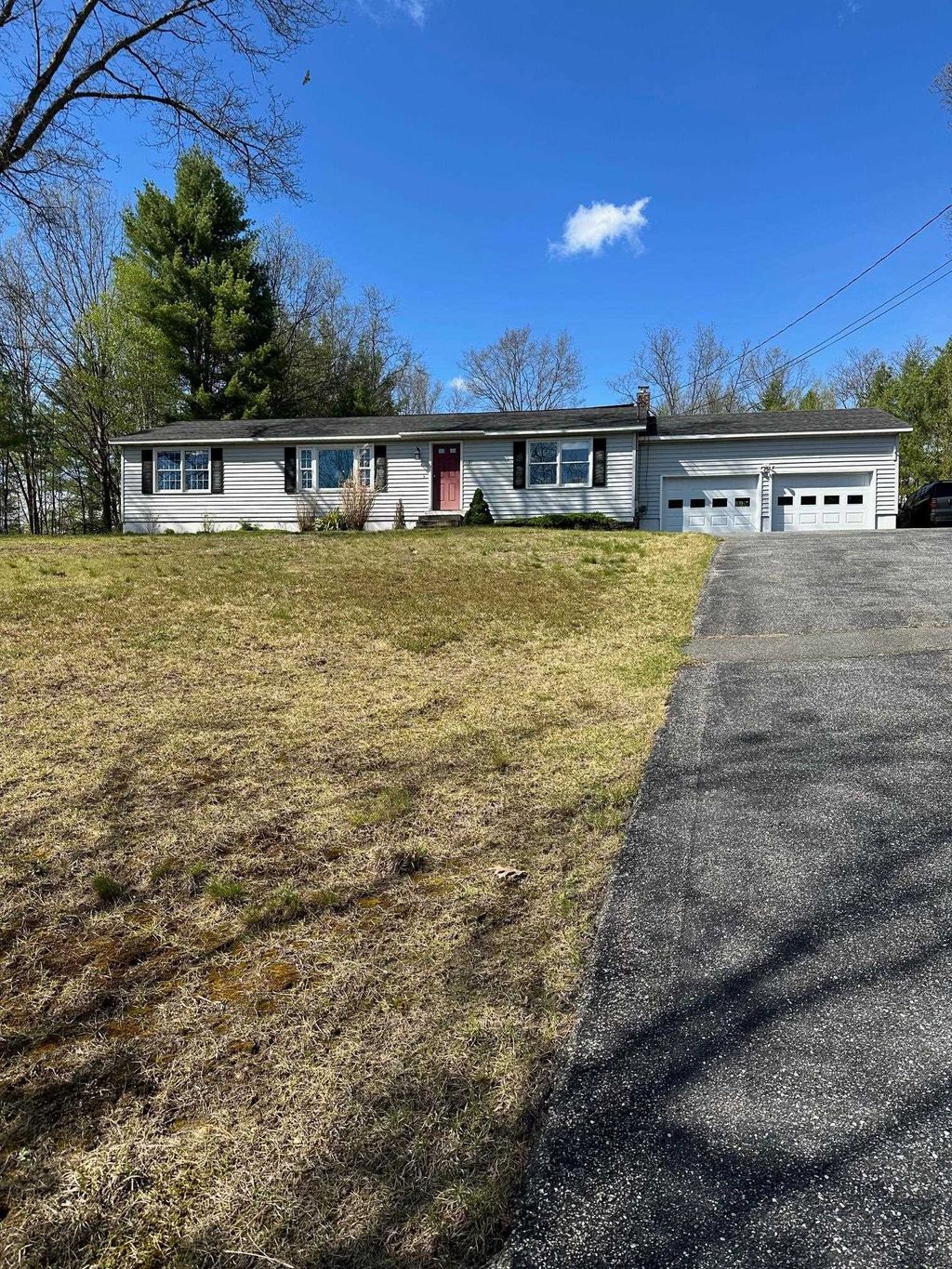 Photo of 94 Fox Run Road, Hinsdale, NH 03451 (MLS # 5089107)