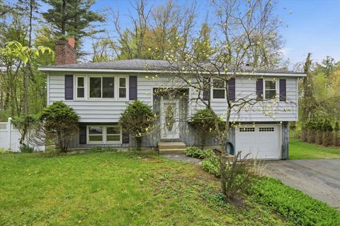 Photo of 4 Timothy Lane, Hudson, NH 03051 (MLS # 5088747)