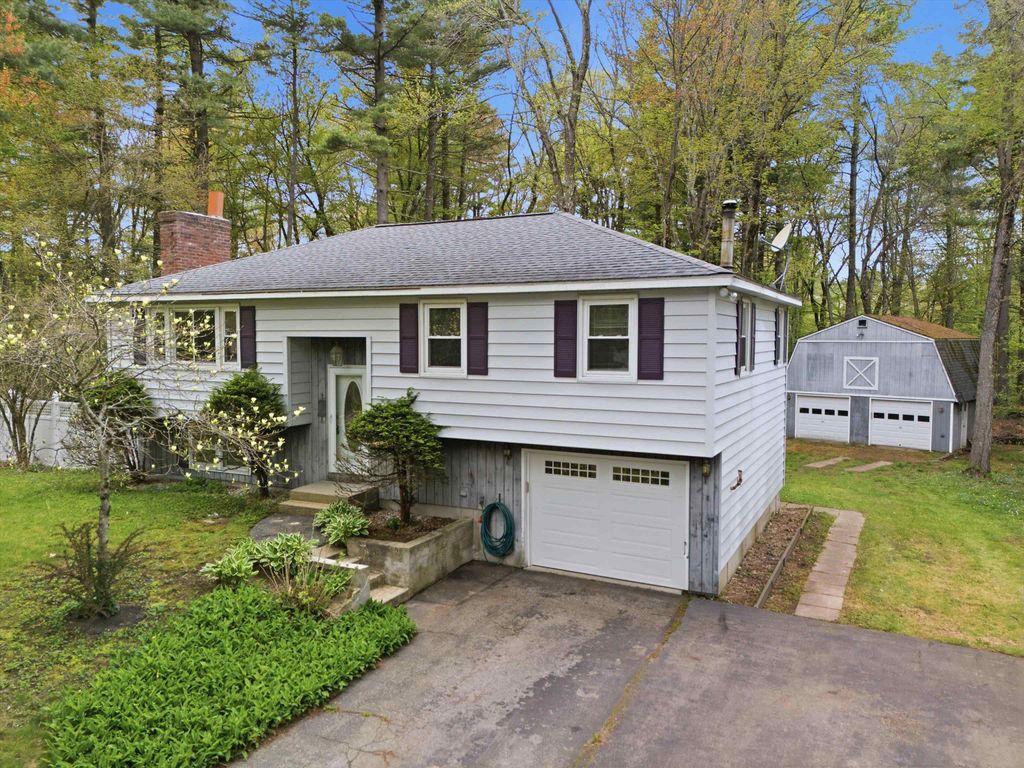 Photo of 4 Timothy Lane, Hudson, NH 03051 (MLS # 5088747)