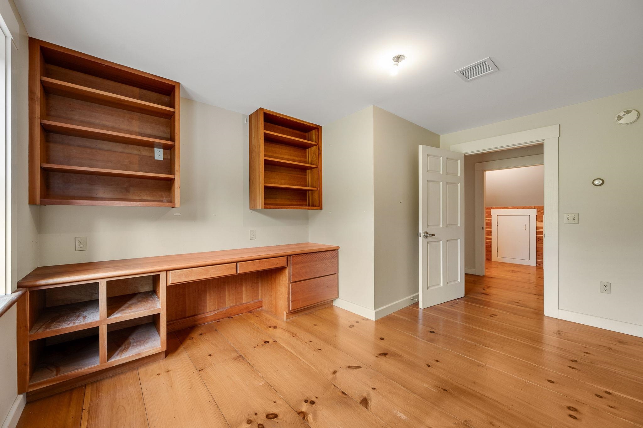 Middlesex, Vermont 05602, United States, 3 Bedrooms Bedrooms, ,5 BathroomsBathrooms,Residential,Active,177541