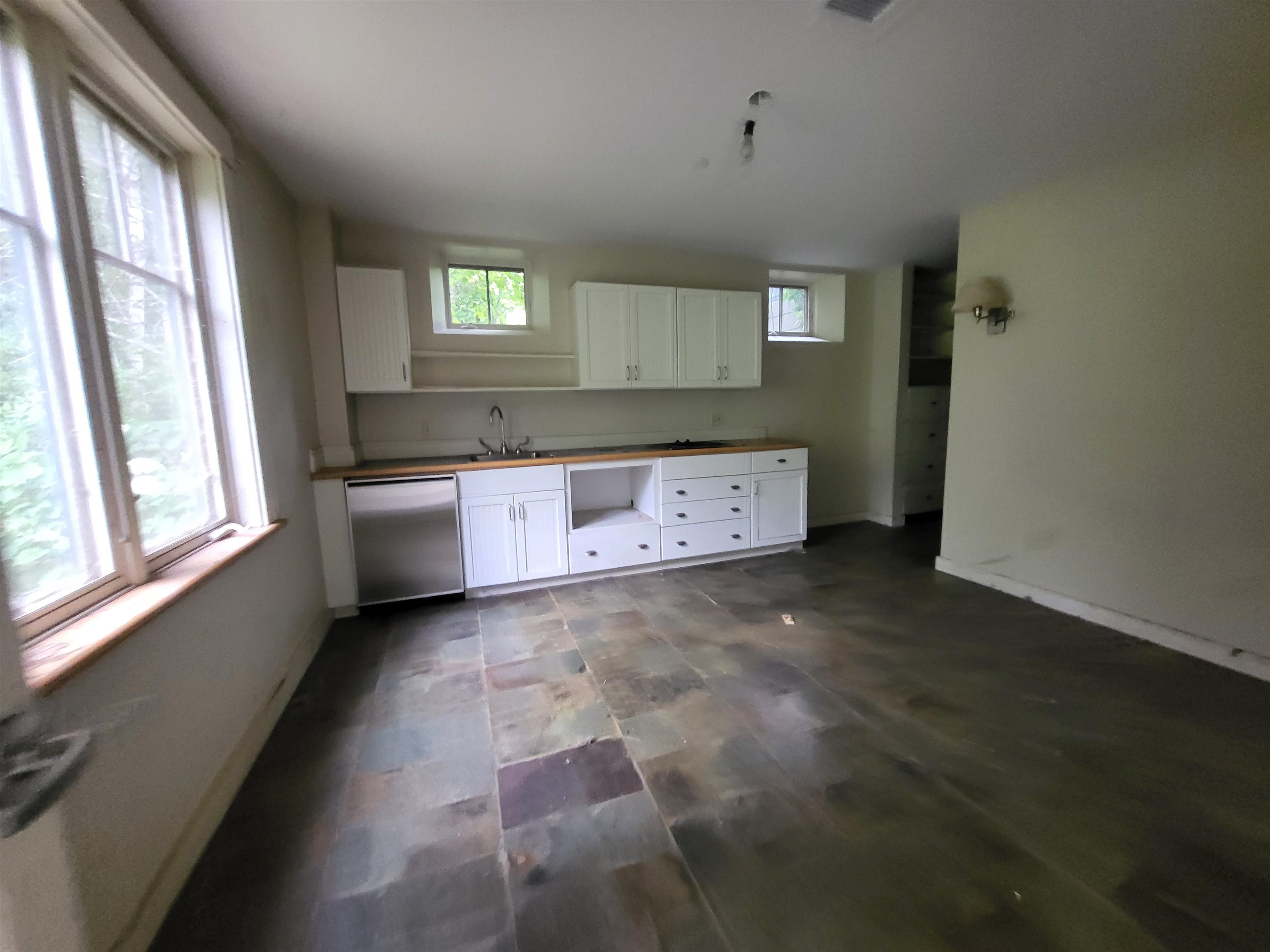 Middlesex, Vermont 05602, United States, 3 Bedrooms Bedrooms, ,5 BathroomsBathrooms,Residential,Active,177541