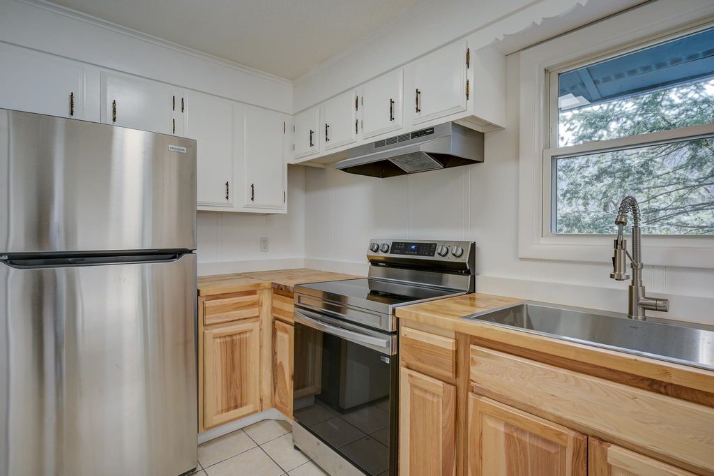 Photo of 20 Emery Lane #4, Bartlett, NH 03812 (MLS # 5075300)