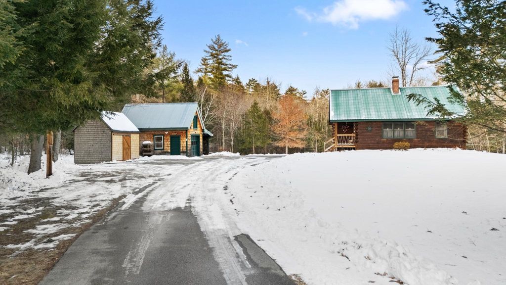 Photo of 1 Oak Ridge Road, Nottingham, NH 03290 (MLS # 5072355)