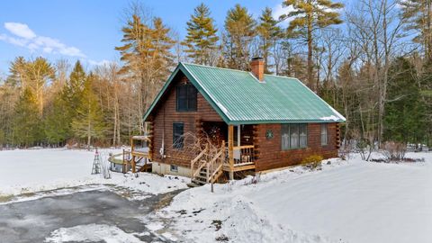 Photo of 1 Oak Ridge Road, Nottingham, NH 03290 (MLS # 5072355)