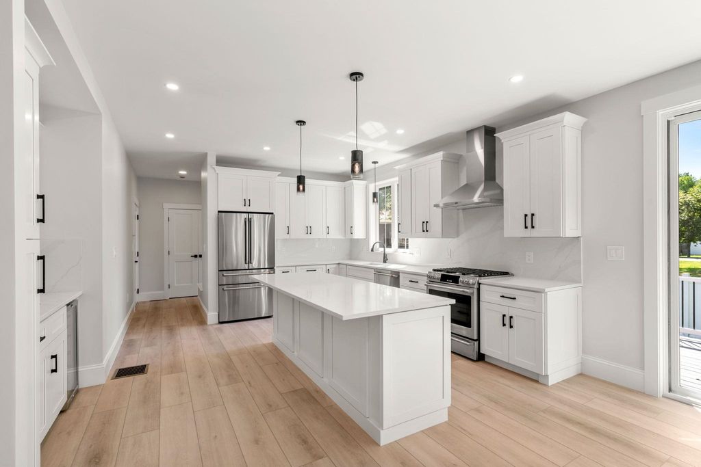 Photo of 5 Highland Avenue, Salem, NH 03079 (MLS # 5078993)