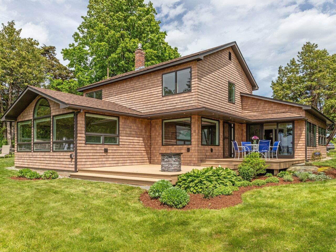 559 West Shore Road
