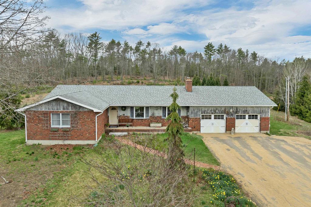 Photo of 44 Suncook Valley Road, Barnstead, NH 03218 (MLS # 5085252)