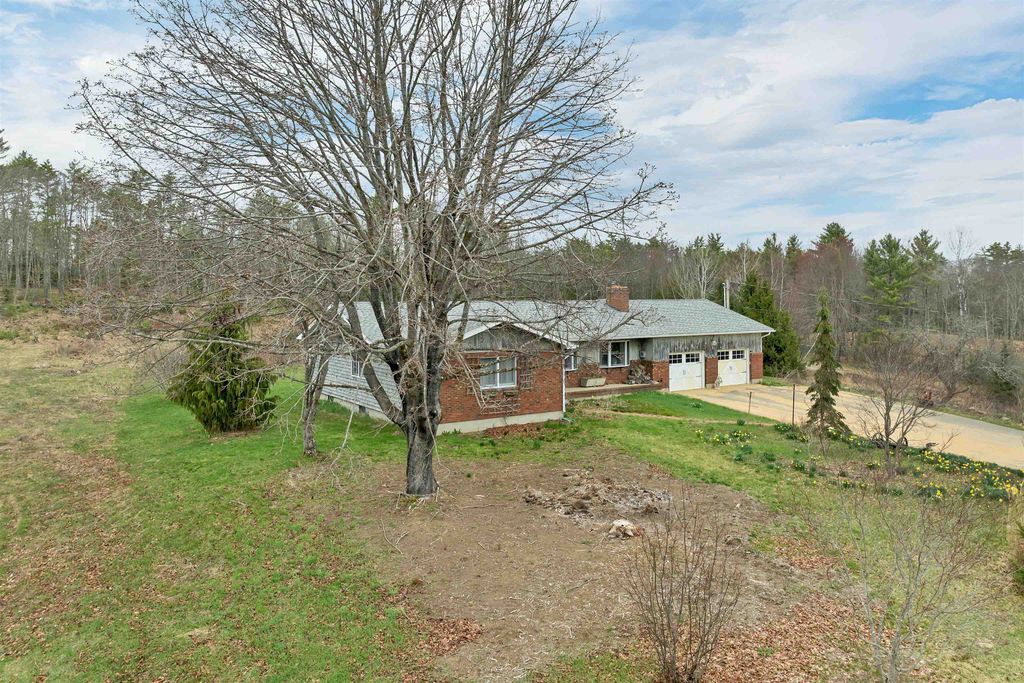 Photo of 44 Suncook Valley Road, Barnstead, NH 03218 (MLS # 5085252)