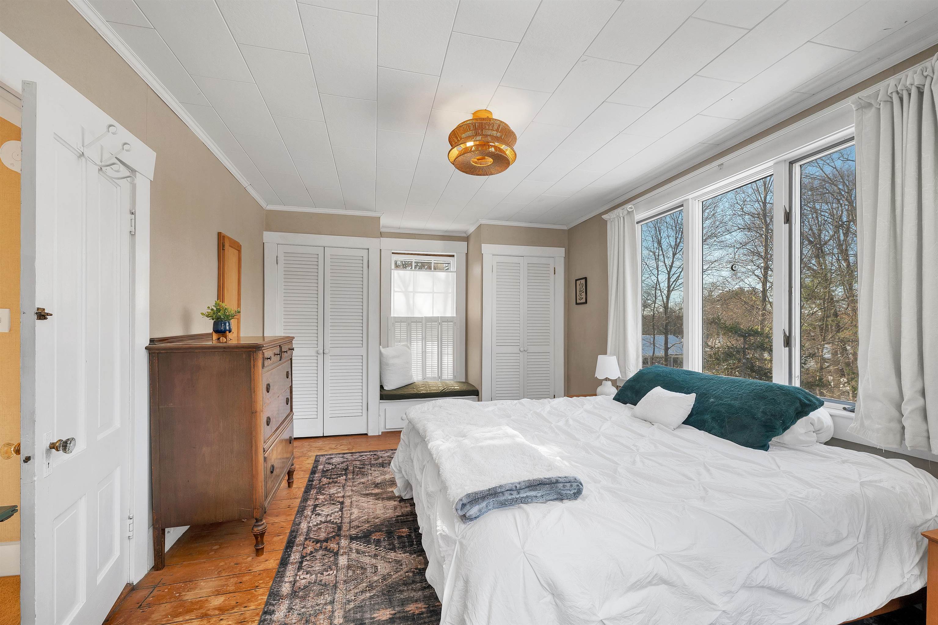 Laconia, New Hampshire 03246, United States, 4 Bedrooms Bedrooms, ,2 BathroomsBathrooms,Residential,Active,253699