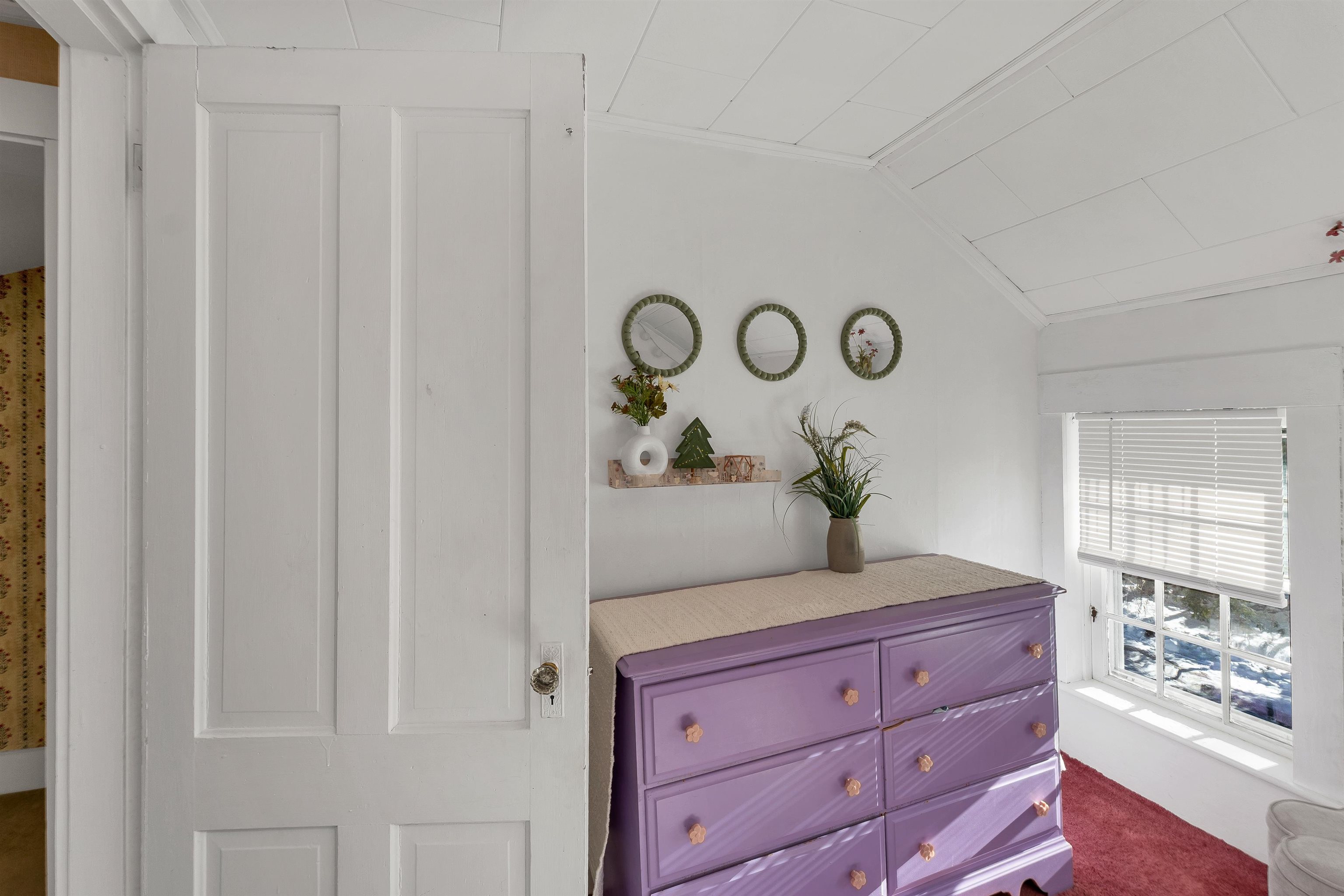 Laconia, New Hampshire 03246, United States, 4 Bedrooms Bedrooms, ,2 BathroomsBathrooms,Residential,Active,253699