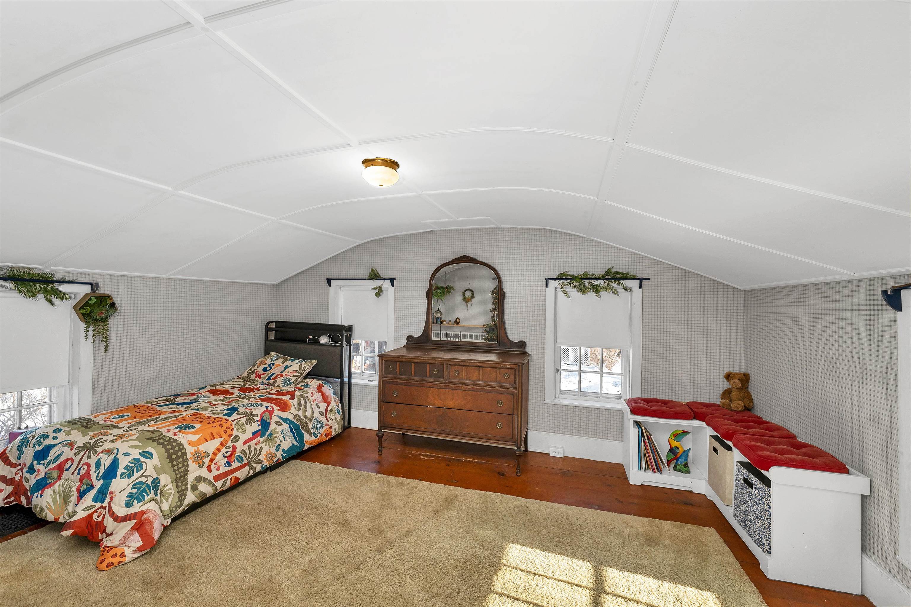 Laconia, New Hampshire 03246, United States, 4 Bedrooms Bedrooms, ,2 BathroomsBathrooms,Residential,Active,253699