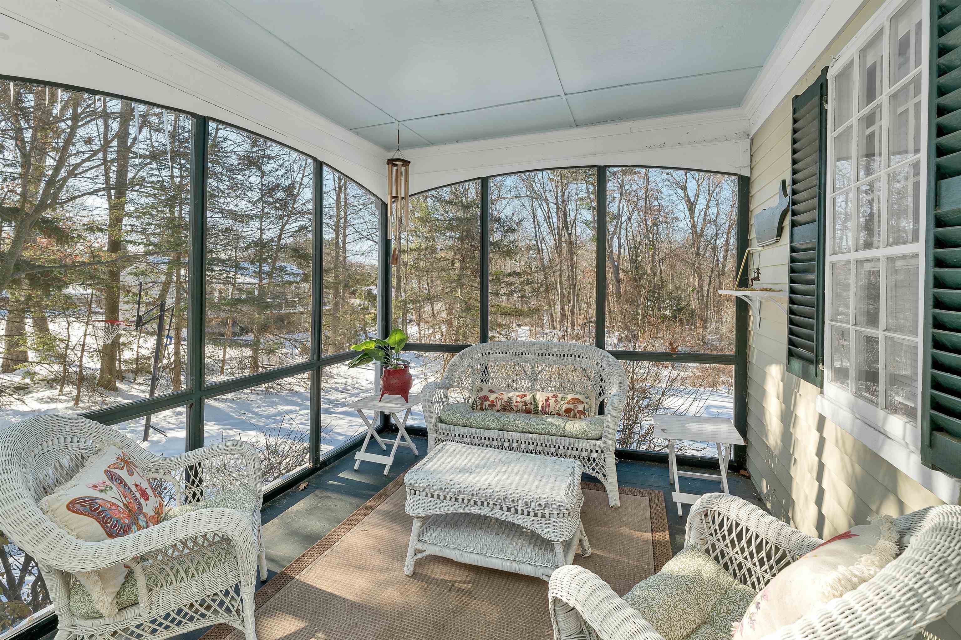 Laconia, New Hampshire 03246, United States, 4 Bedrooms Bedrooms, ,2 BathroomsBathrooms,Residential,Active,253699