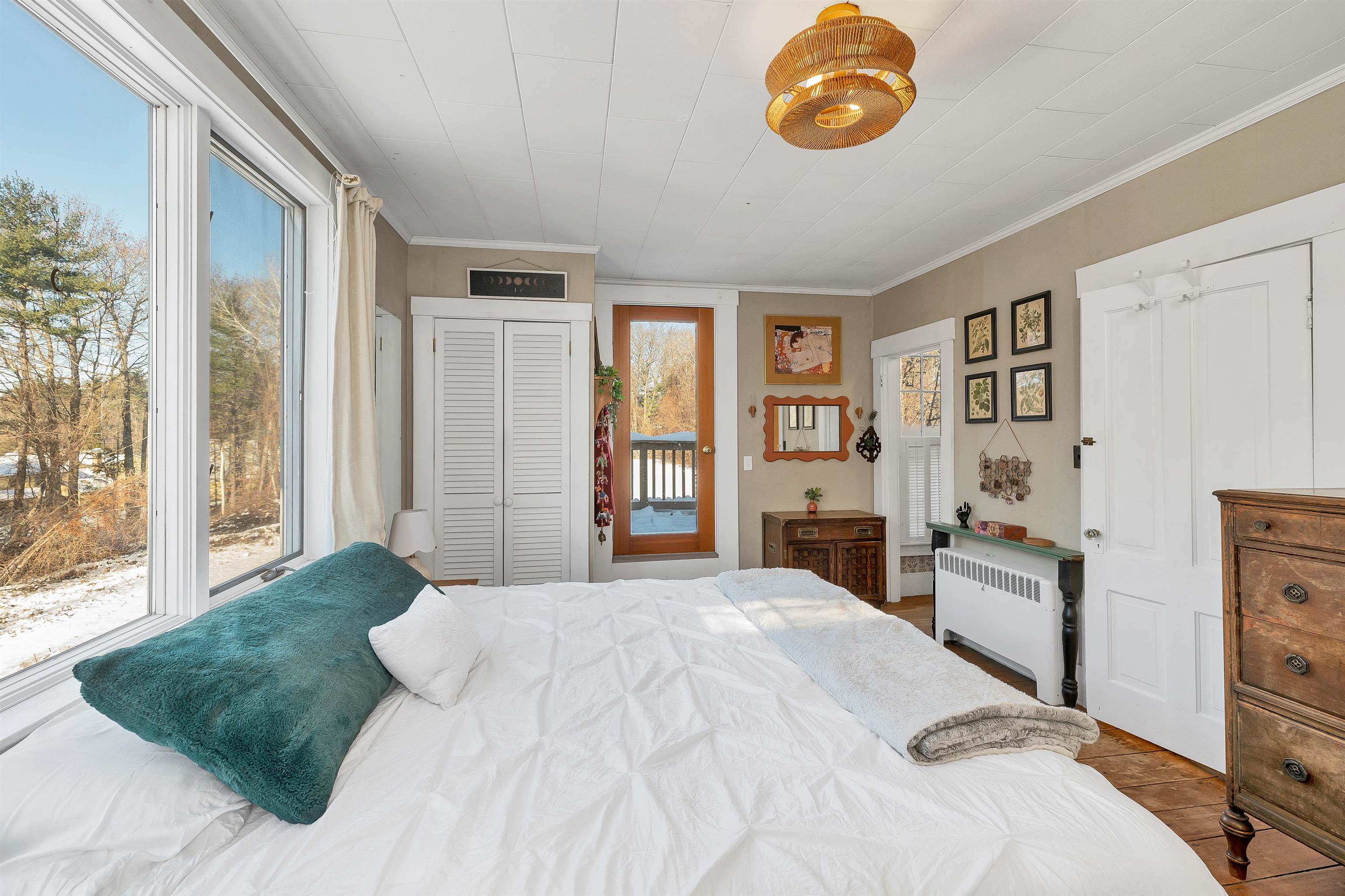 Laconia, New Hampshire 03246, United States, 4 Bedrooms Bedrooms, ,2 BathroomsBathrooms,Residential,Active,253699