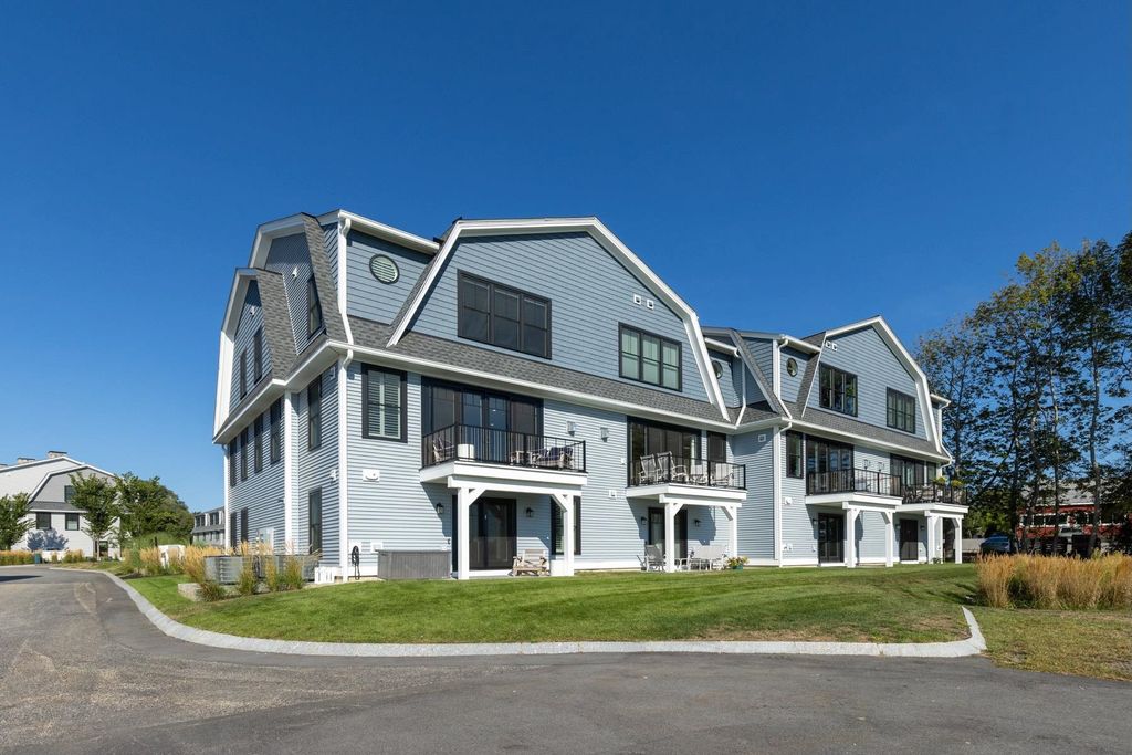 Photo of 36 Little Bay Drive, Dover, NH 03820 (MLS # 5060044)