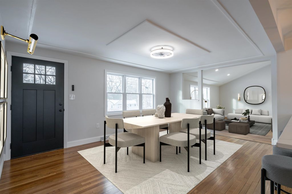 Photo of 10 Woodfield Street, Nashua, NH 03062 (MLS # 5076069)