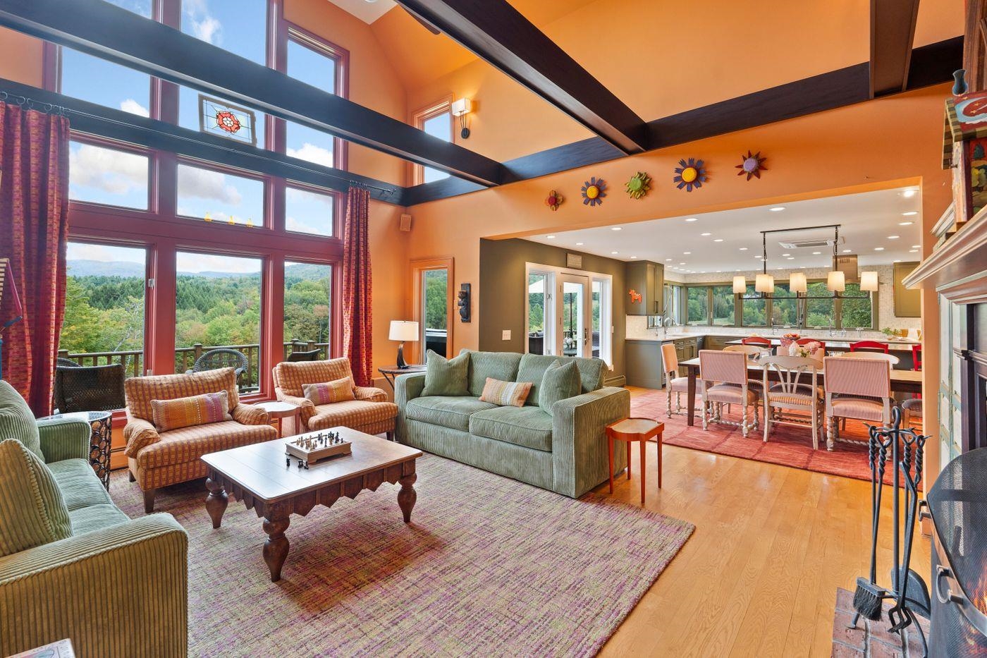 2943 Stowe Hollow Road
