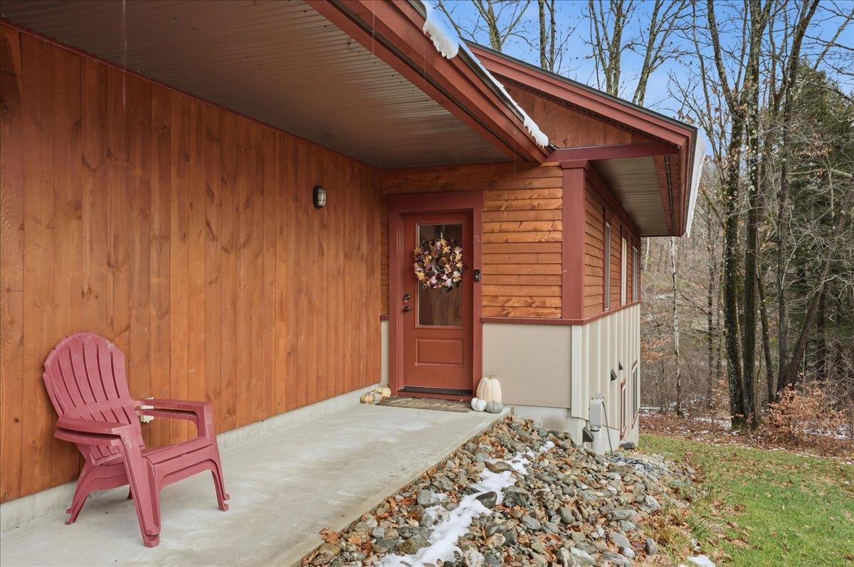 Waterbury, Vermont 05676, United States, 3 Bedrooms Bedrooms, ,2 BathroomsBathrooms,Residential,Pending,245827