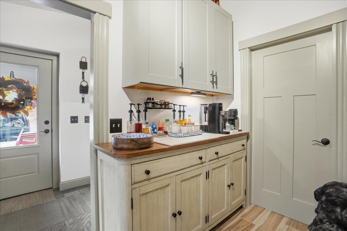 Waterbury, Vermont 05676, United States, 3 Bedrooms Bedrooms, ,2 BathroomsBathrooms,Residential,Pending,245827