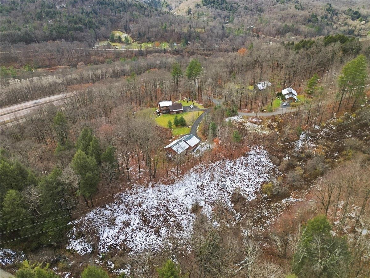 Waterbury, Vermont 05676, United States, 3 Bedrooms Bedrooms, ,2 BathroomsBathrooms,Residential,Pending,245827