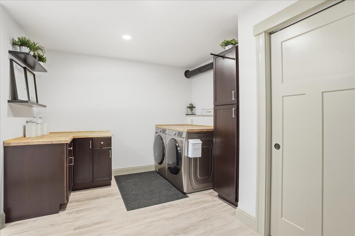 Waterbury, Vermont 05676, United States, 3 Bedrooms Bedrooms, ,2 BathroomsBathrooms,Residential,Pending,245827