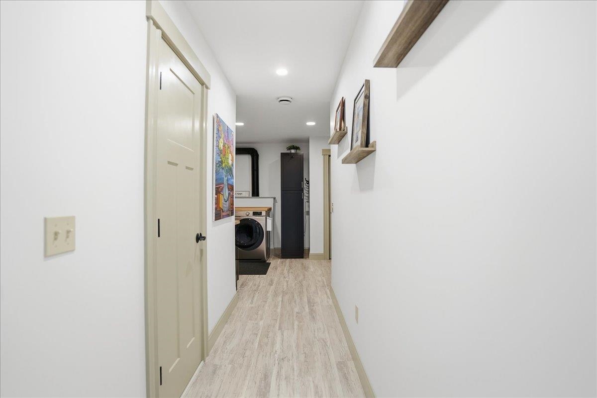 Waterbury, Vermont 05676, United States, 3 Bedrooms Bedrooms, ,2 BathroomsBathrooms,Residential,Pending,245827