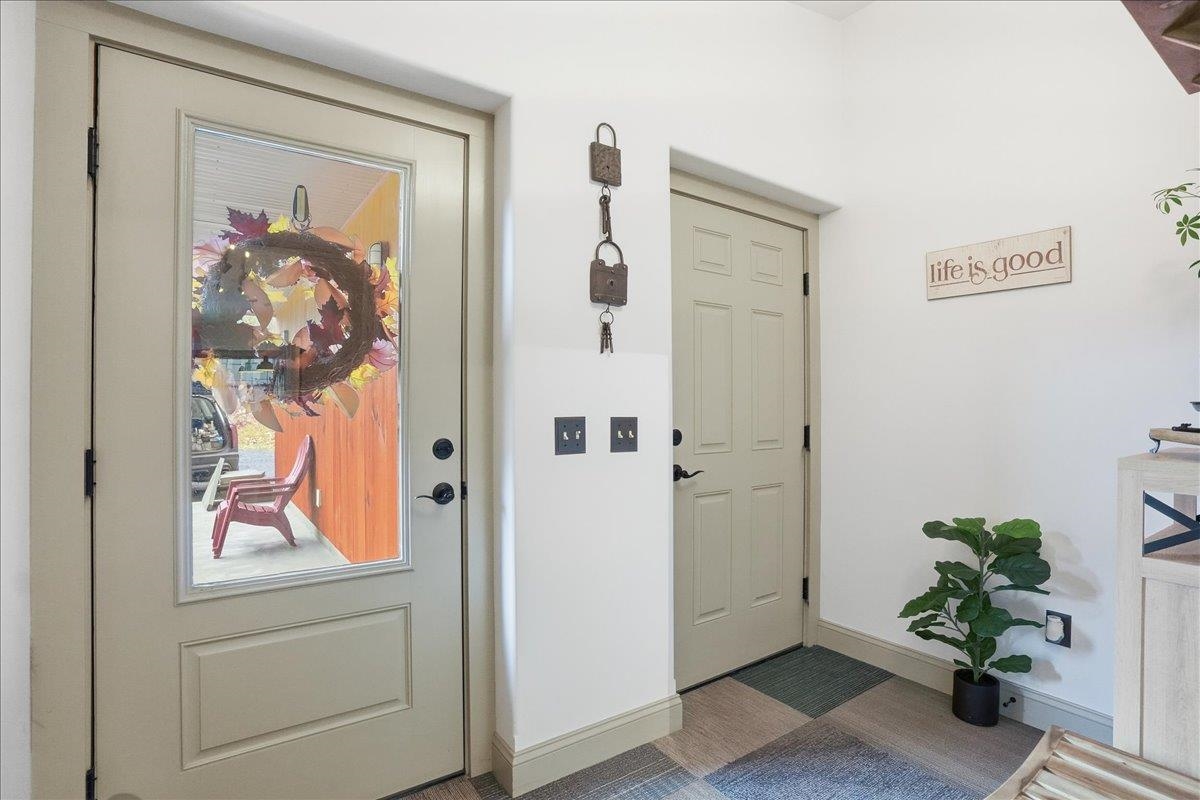 Waterbury, Vermont 05676, United States, 3 Bedrooms Bedrooms, ,2 BathroomsBathrooms,Residential,Pending,245827