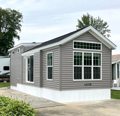 1 Alburg RV Resort Road C6 Alburgh VT 05440