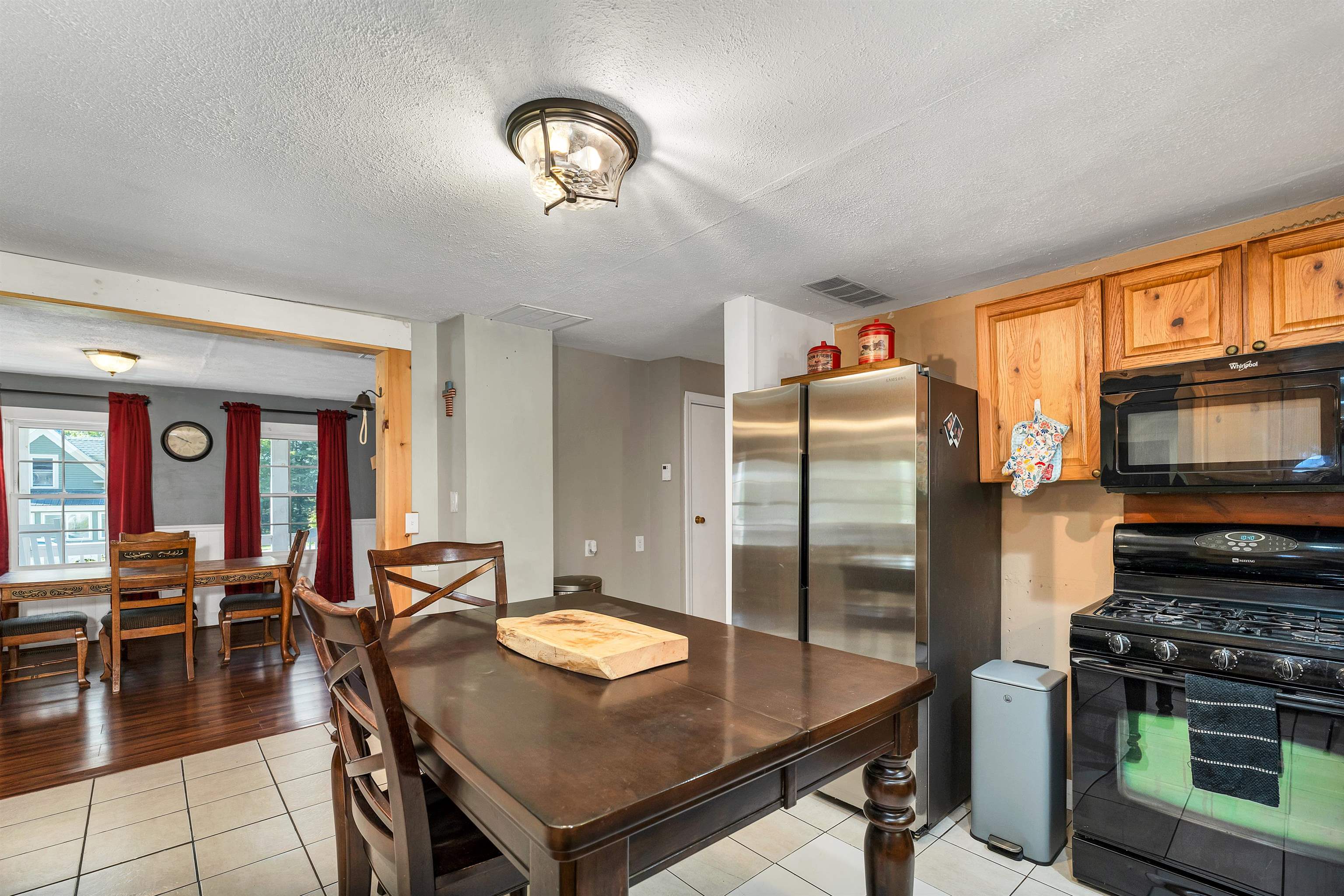 Ossipee, New Hampshire 03814, United States, 5 Bedrooms Bedrooms, ,3 BathroomsBathrooms,Residential,Active,182500