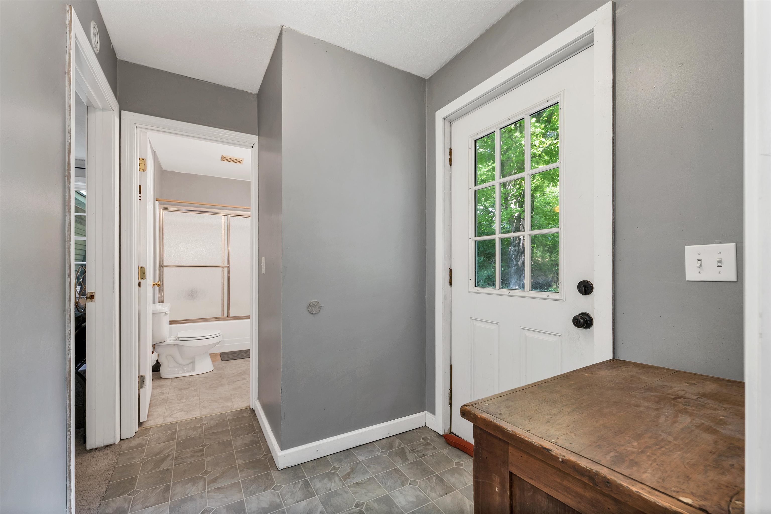 Ossipee, New Hampshire 03814, United States, 5 Bedrooms Bedrooms, ,3 BathroomsBathrooms,Residential,Active,182500