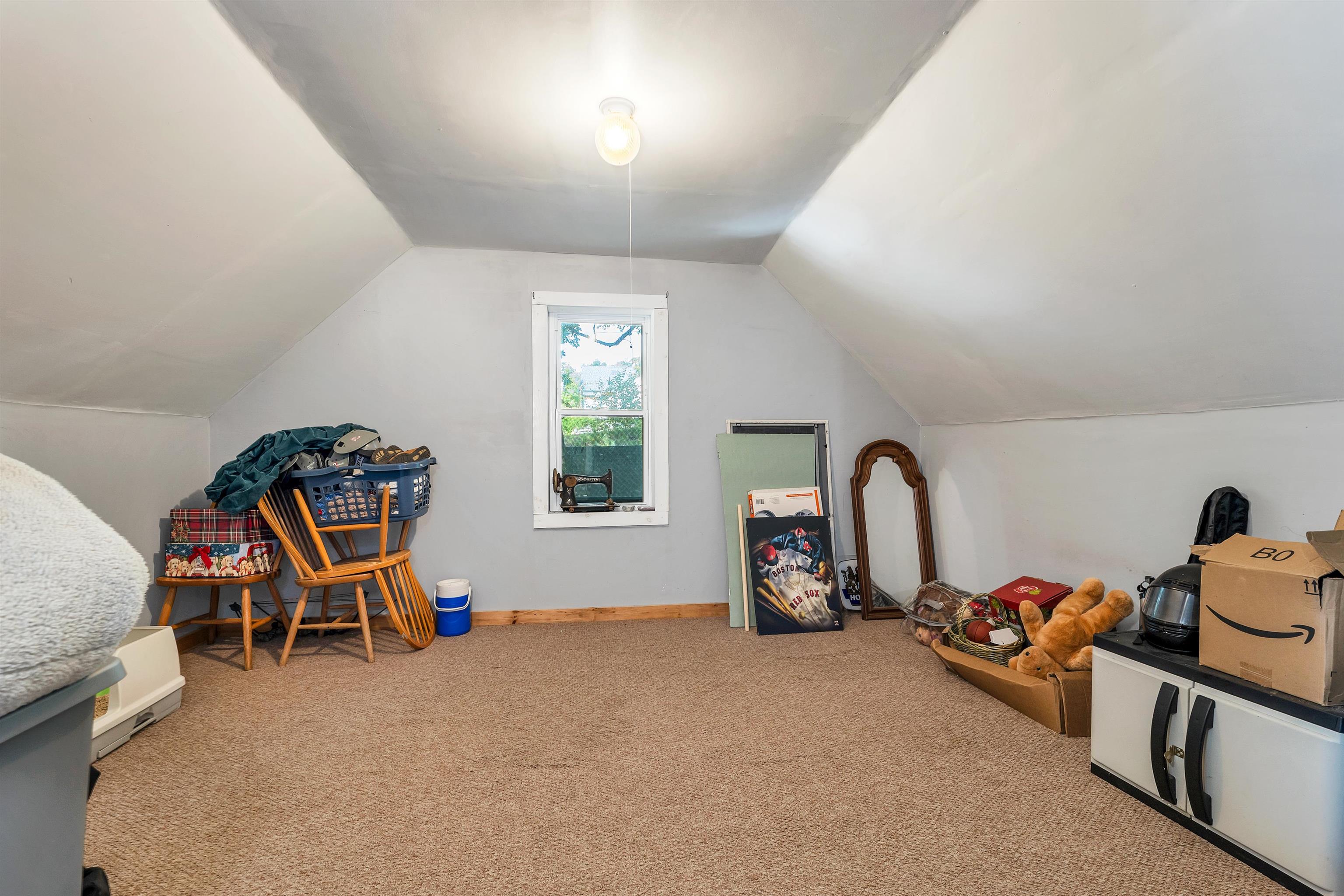 Ossipee, New Hampshire 03814, United States, 5 Bedrooms Bedrooms, ,3 BathroomsBathrooms,Residential,Active,182500