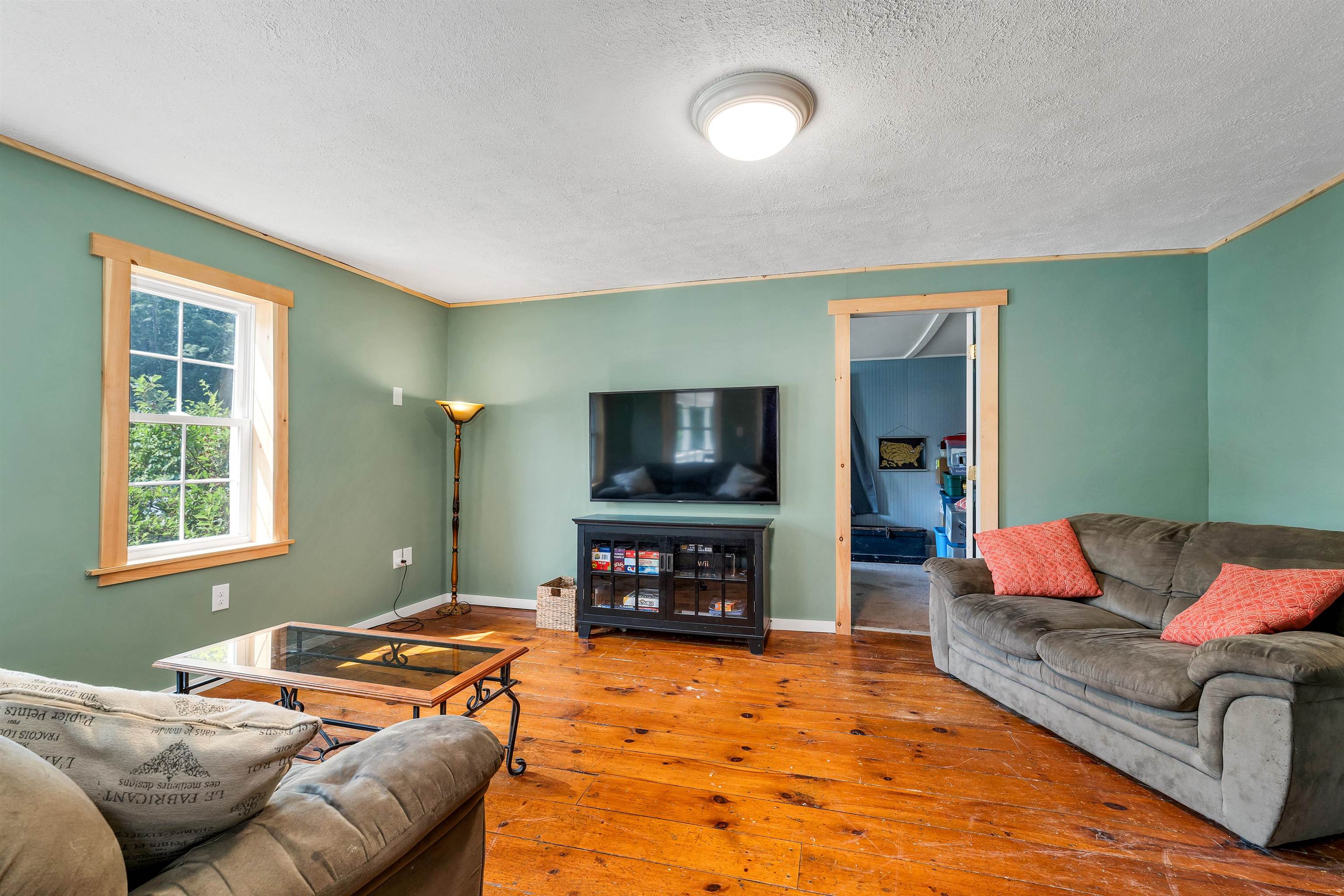 Ossipee, New Hampshire 03814, United States, 5 Bedrooms Bedrooms, ,3 BathroomsBathrooms,Residential,Active,182500