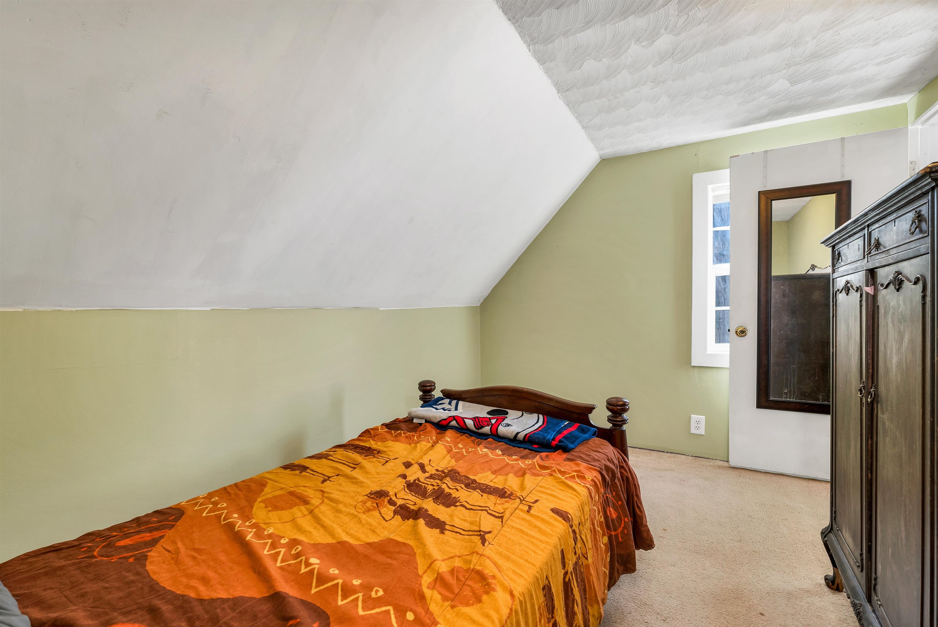 Ossipee, New Hampshire 03814, United States, 5 Bedrooms Bedrooms, ,3 BathroomsBathrooms,Residential,Active,182500