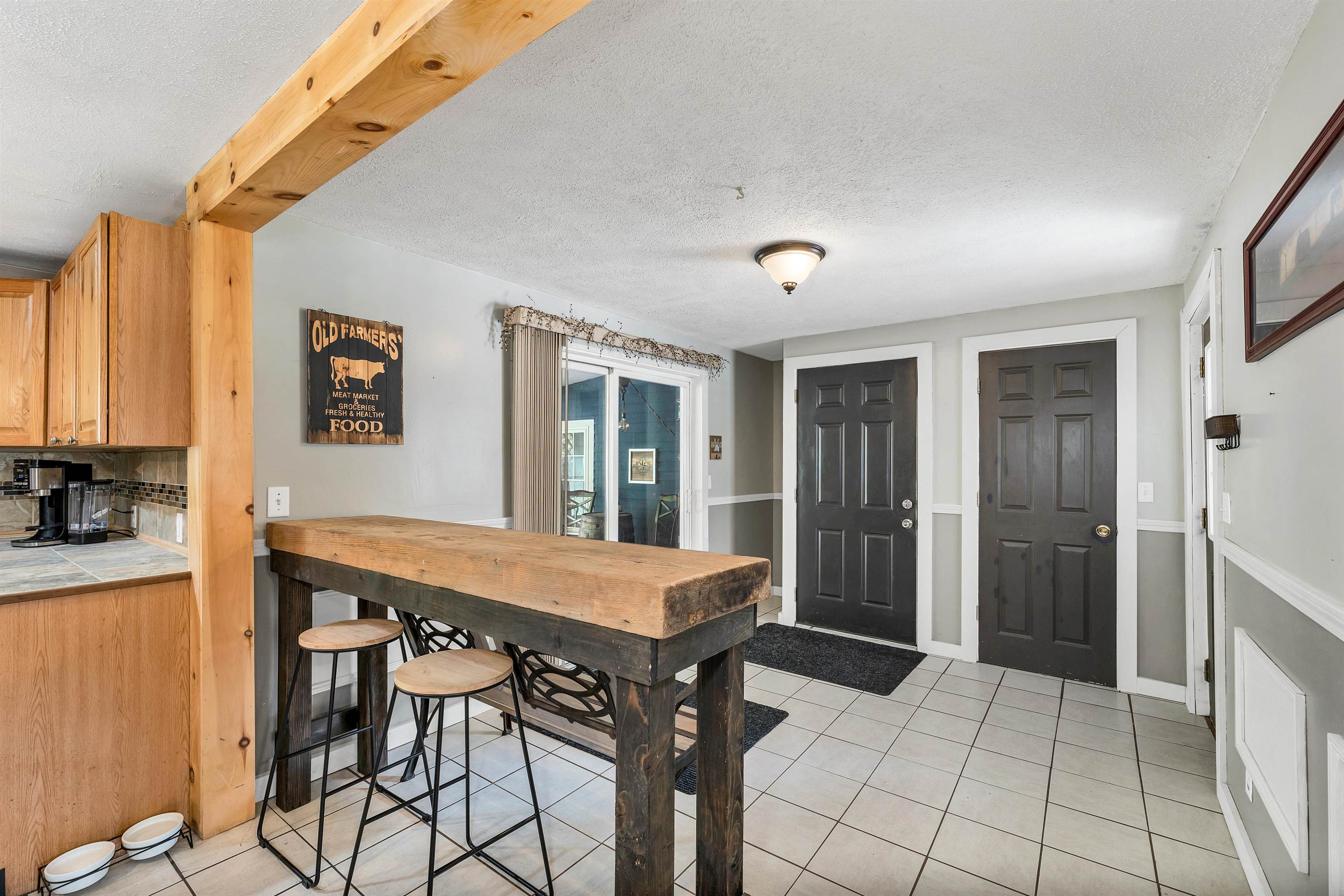 Ossipee, New Hampshire 03814, United States, 5 Bedrooms Bedrooms, ,3 BathroomsBathrooms,Residential,Active,182500