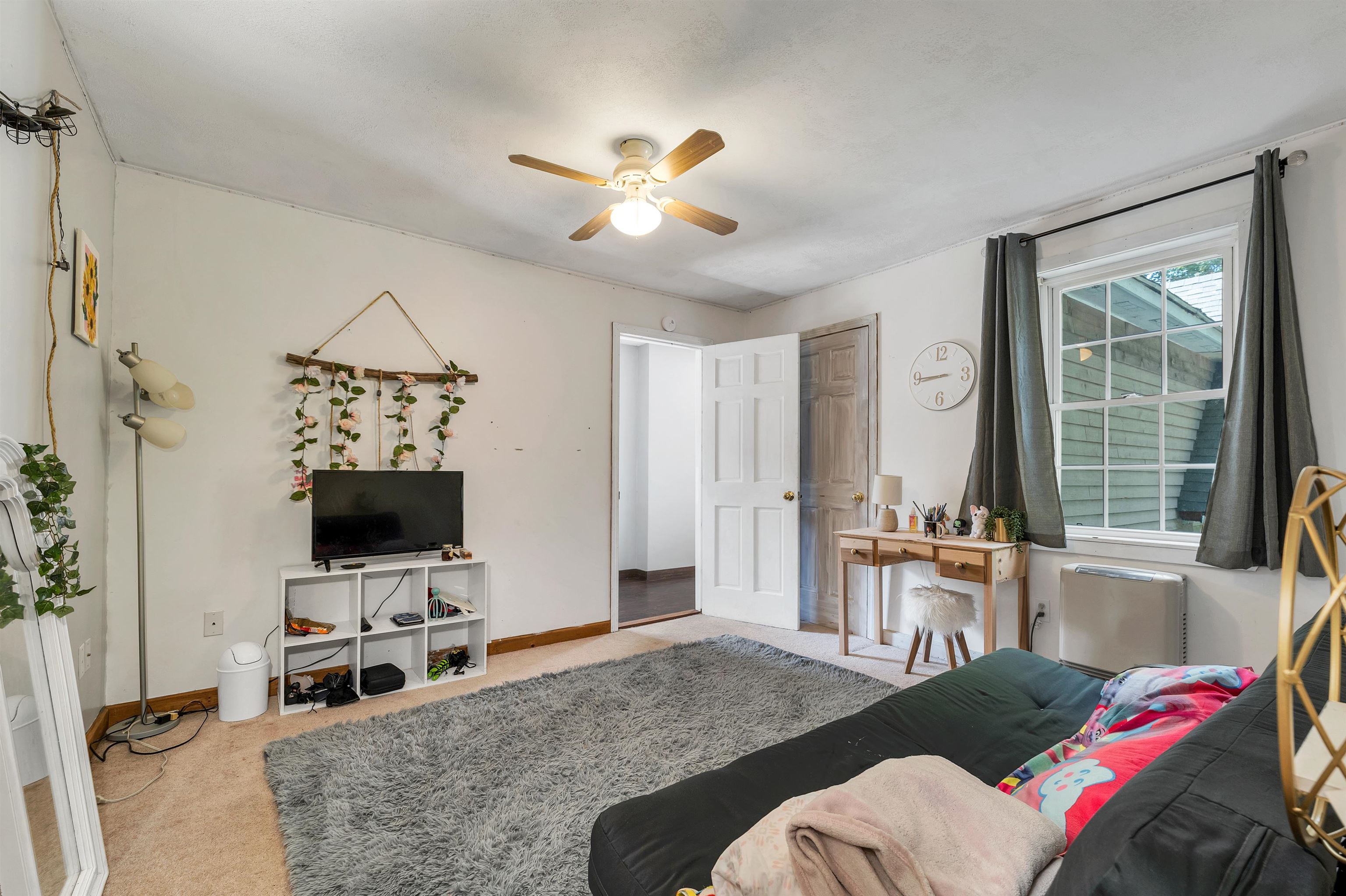 Ossipee, New Hampshire 03814, United States, 5 Bedrooms Bedrooms, ,3 BathroomsBathrooms,Residential,Active,182500