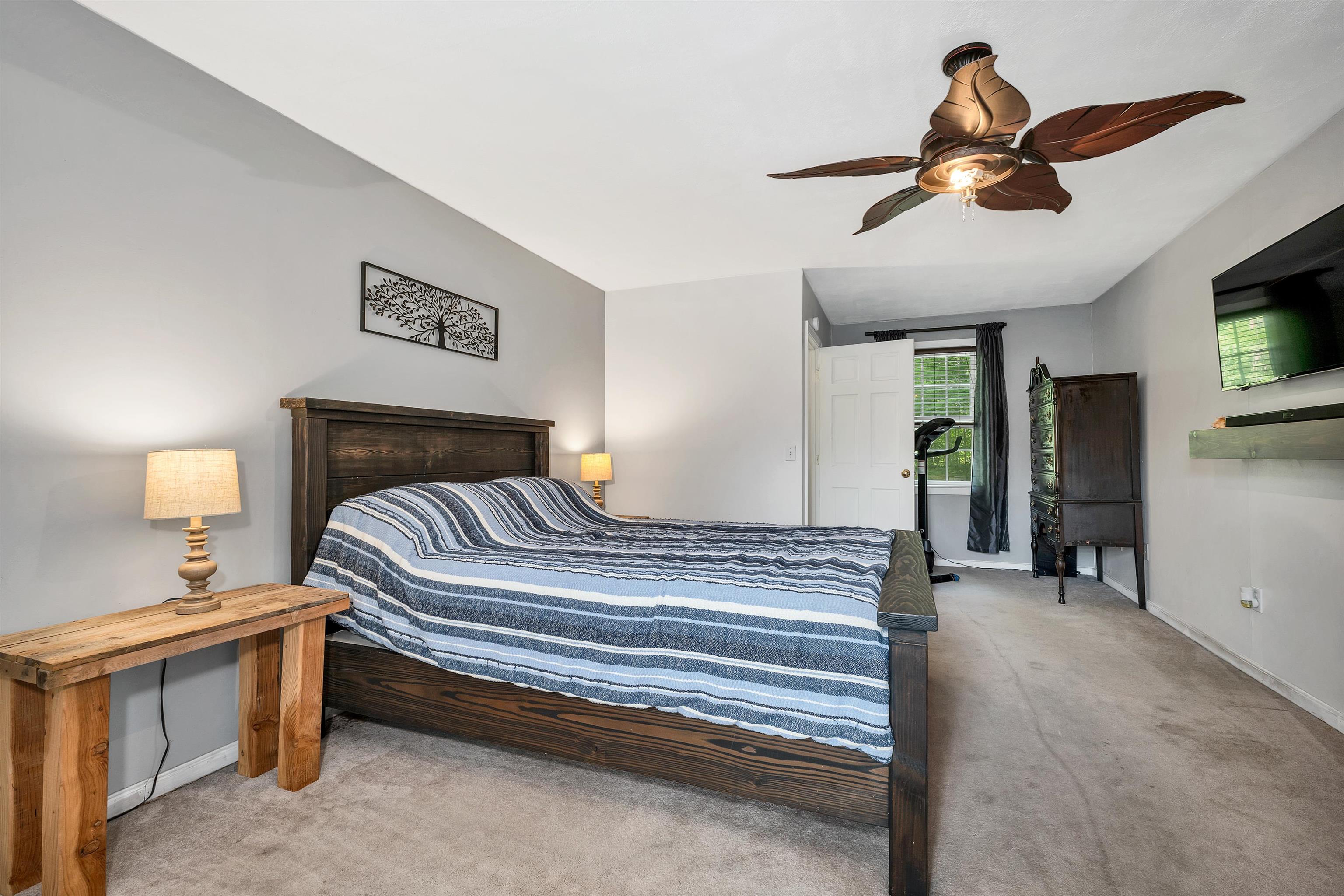 Ossipee, New Hampshire 03814, United States, 5 Bedrooms Bedrooms, ,3 BathroomsBathrooms,Residential,Active,182500