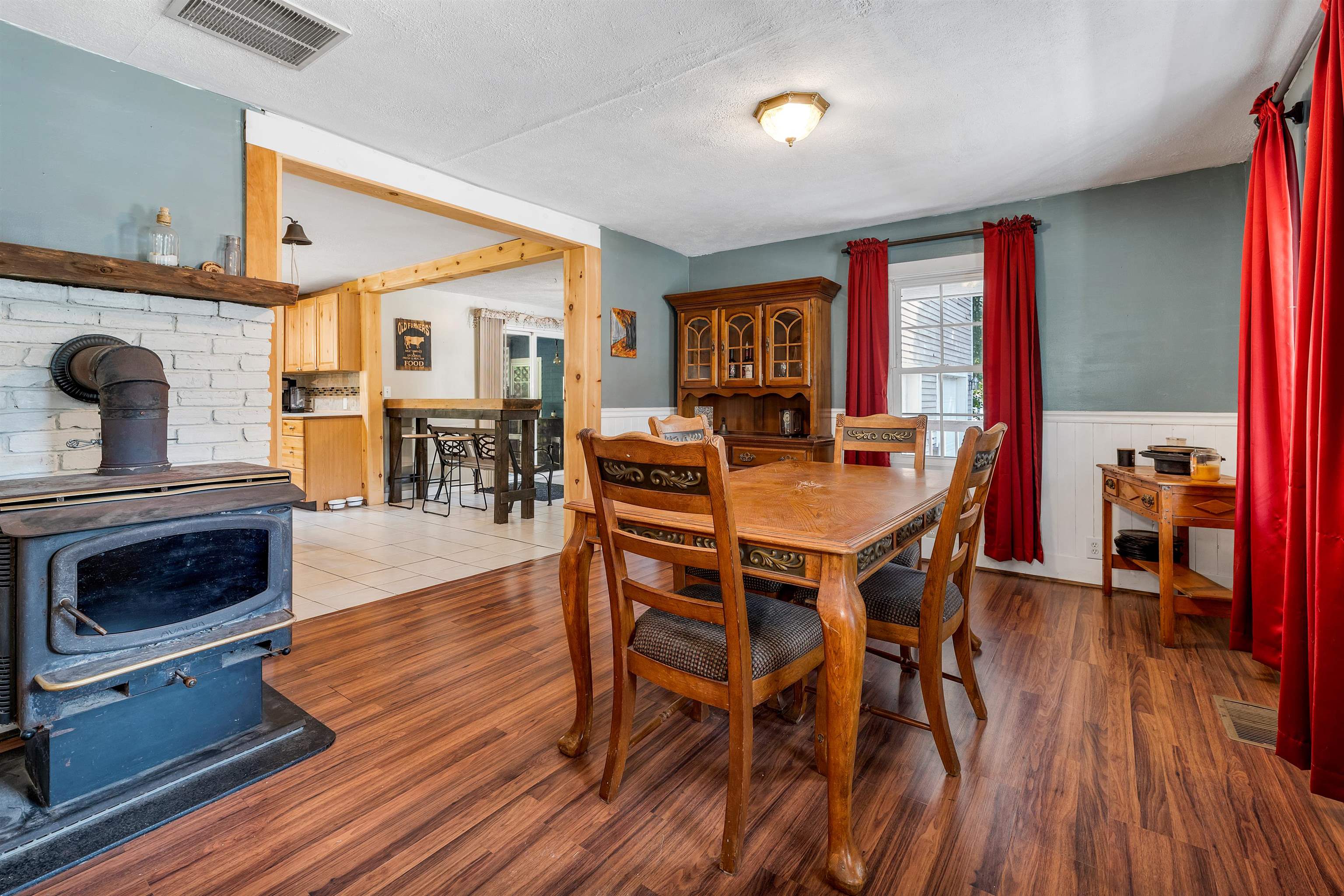 Ossipee, New Hampshire 03814, United States, 5 Bedrooms Bedrooms, ,3 BathroomsBathrooms,Residential,Active,182500