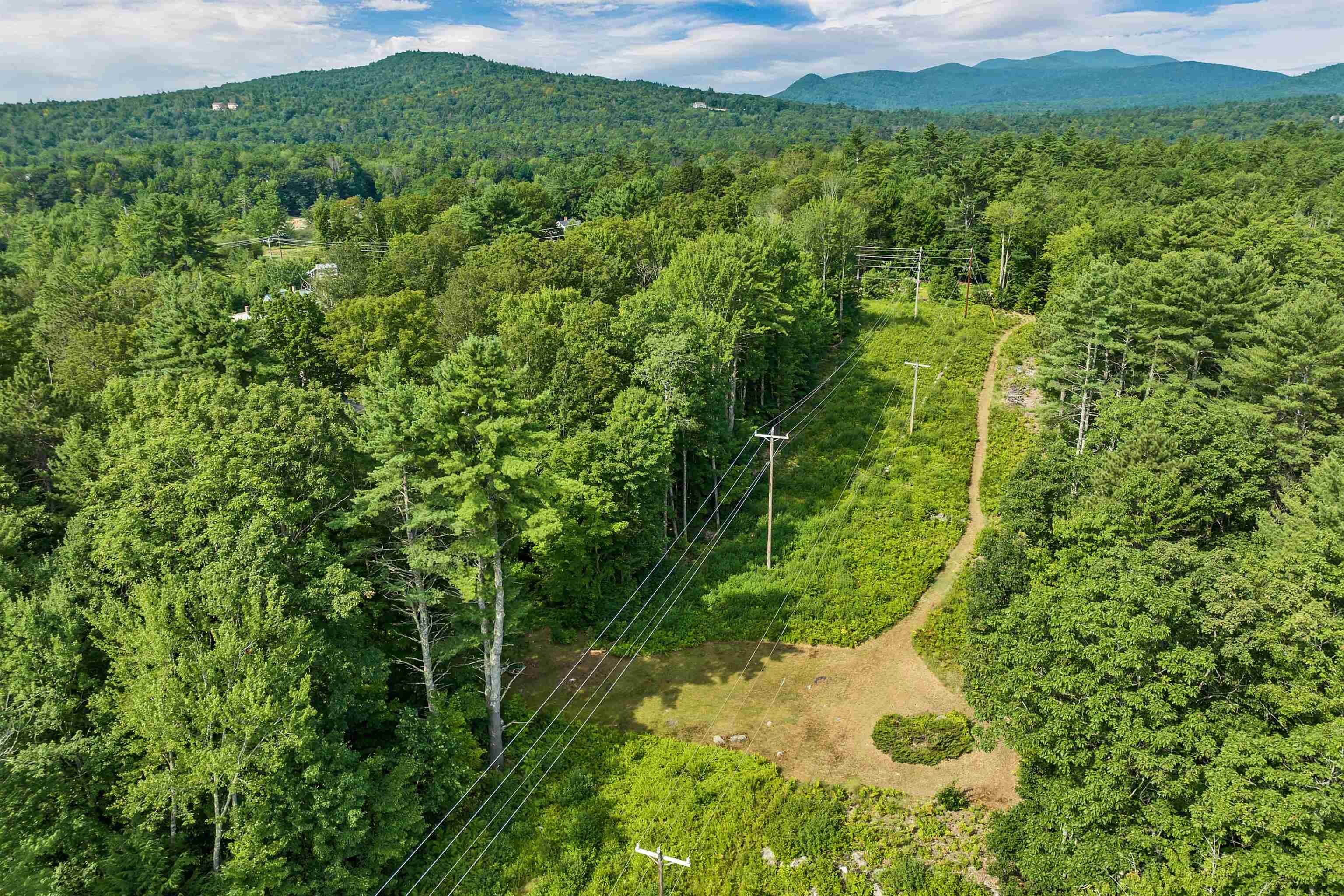 Ossipee, New Hampshire 03814, United States, 5 Bedrooms Bedrooms, ,3 BathroomsBathrooms,Residential,Active,182500