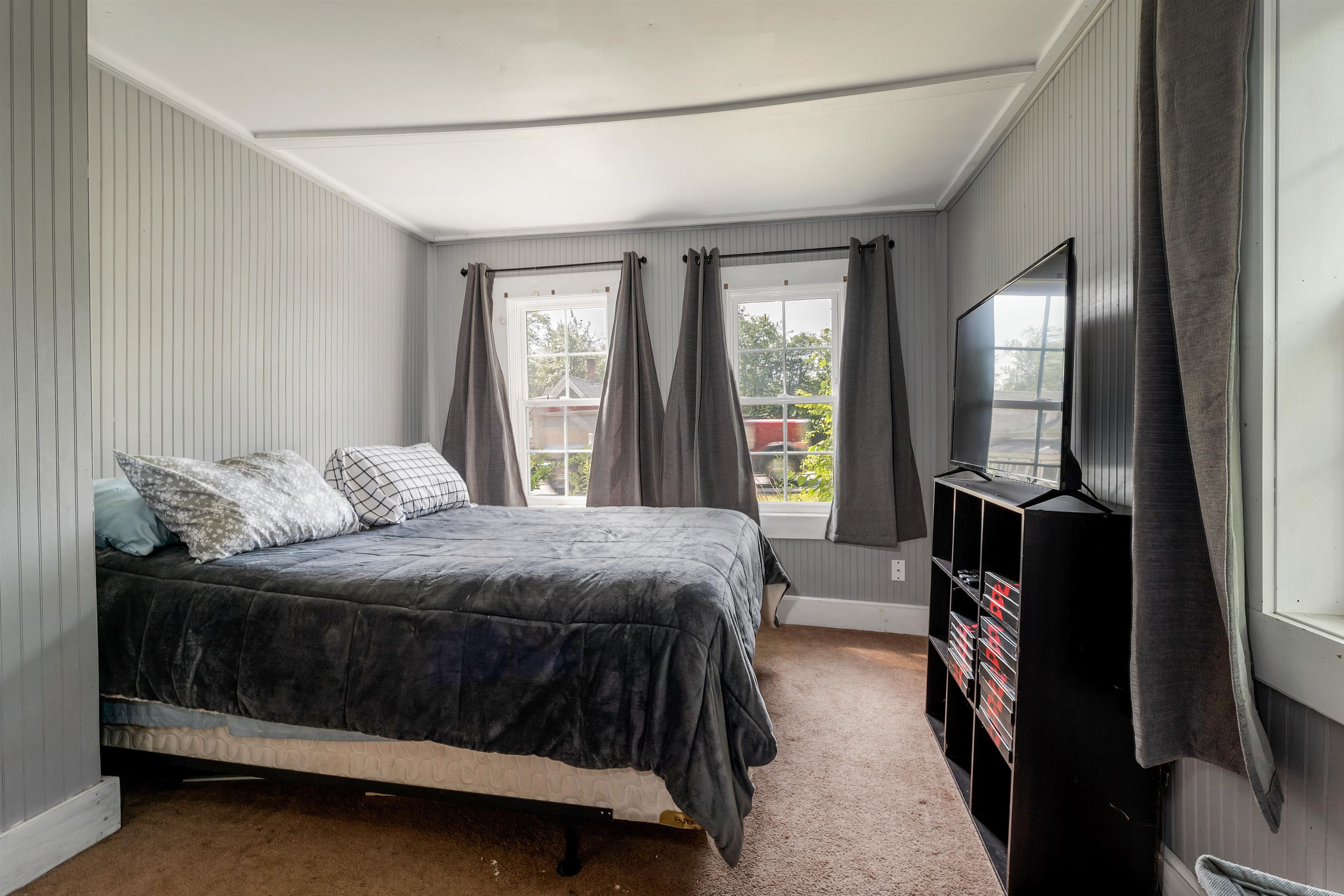 Ossipee, New Hampshire 03814, United States, 5 Bedrooms Bedrooms, ,3 BathroomsBathrooms,Residential,Active,182500