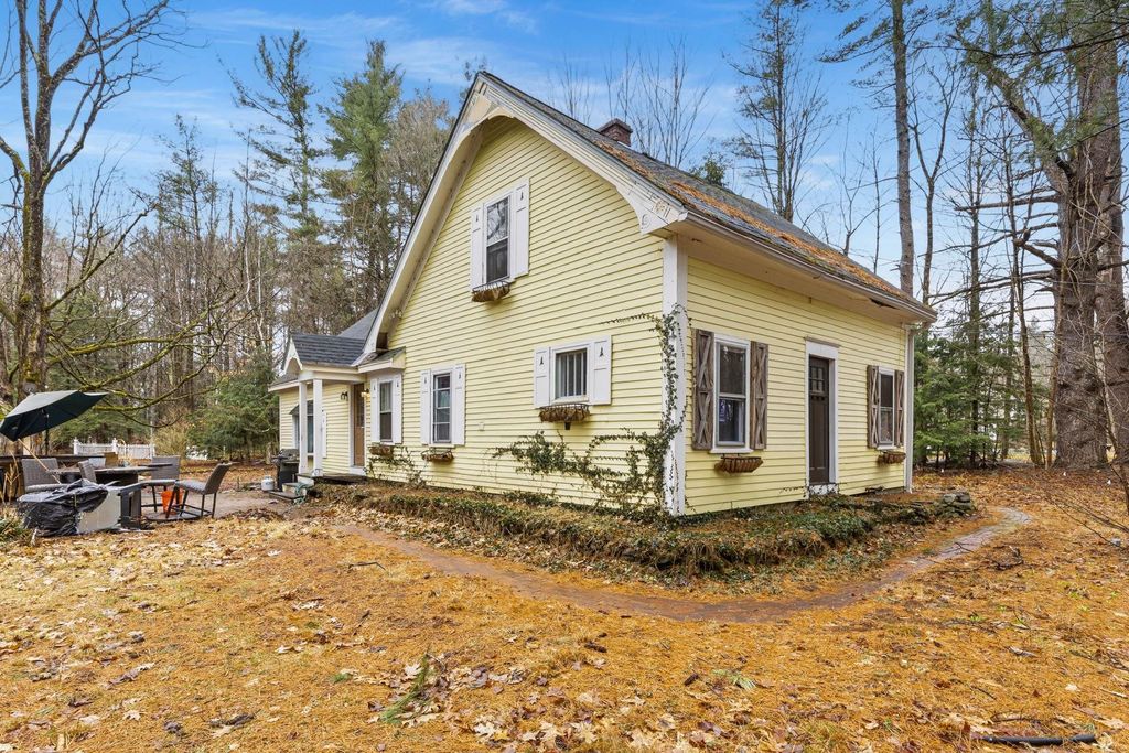 Photo of 8 Wilson Hill Road, Merrimack, NH 03054 (MLS # 5082696)