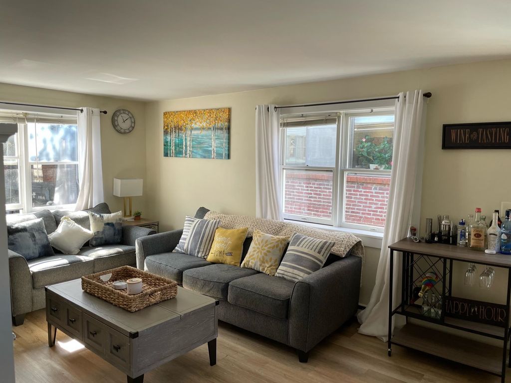 Photo of 168 Fleet Street #C, Portsmouth, NH 03801 (MLS # 5083295)