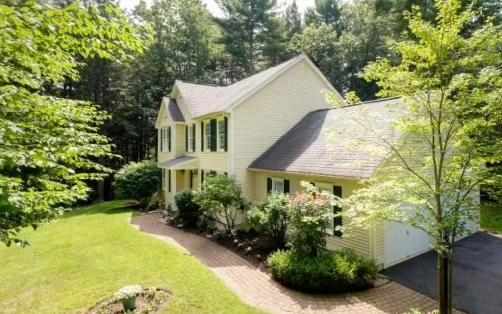 Photo of 9 Captain's Way, Exeter, NH 03833 (MLS # 5071742)