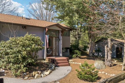 Photo of 7 Sundance Road #4, Woodstock, NH 03262 (MLS # 5075449)