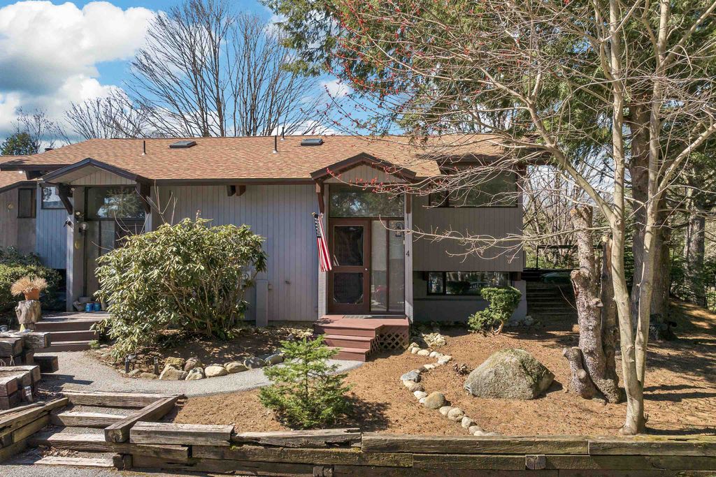 Photo of 7 Sundance Road #4, Woodstock, NH 03262 (MLS # 5075449)