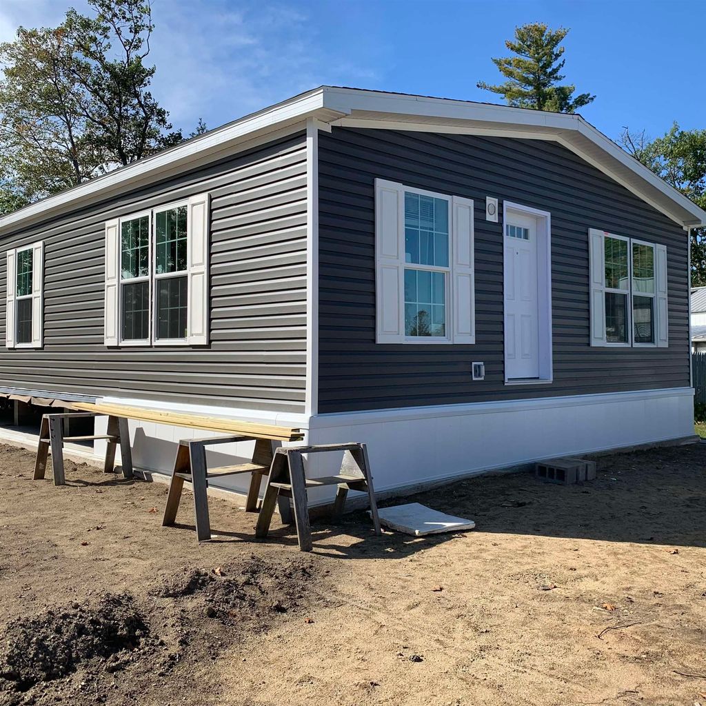 Photo of 52 RIVERVIEW Drive, Rochester, NH 03867 (MLS # 5063928)