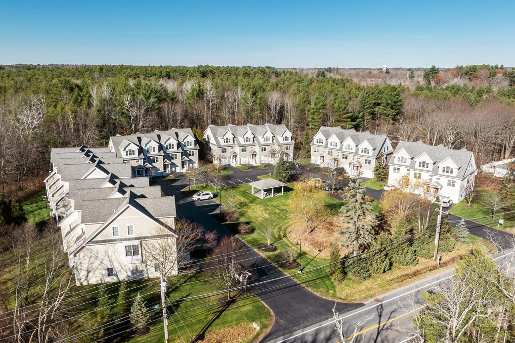 Photo of 131 Court Street #21, Exeter, NH 03833 (MLS # 5071788)