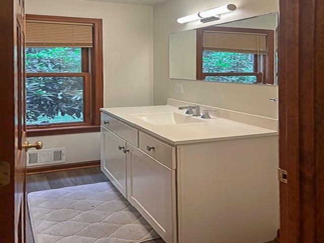 Rollinsford, New Hampshire 03869, United States, 3 Bedrooms Bedrooms, ,2 BathroomsBathrooms,Residential,Active,176604