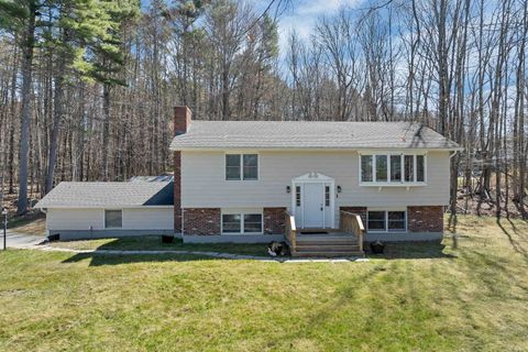 Photo of 1 Robin Acres Drive, Wolfeboro, NH 03894 (MLS # 5085844)