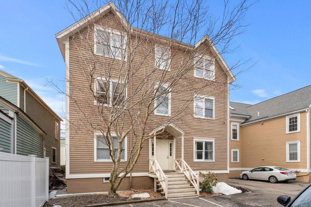 Photo of 314 Islington Street #3, Portsmouth, NH 03801 (MLS # 5079694)
