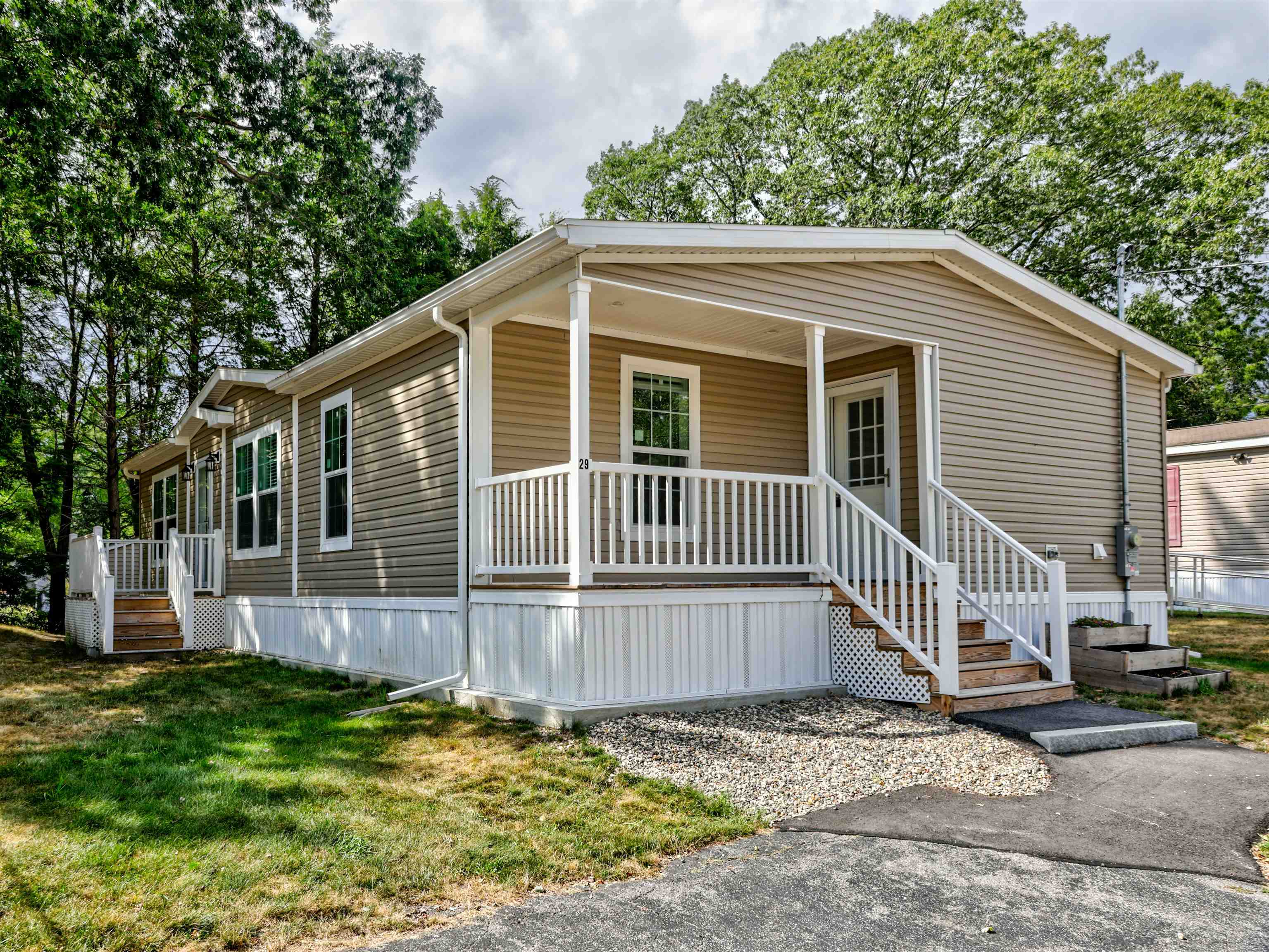 29 OAK HILL Drive
