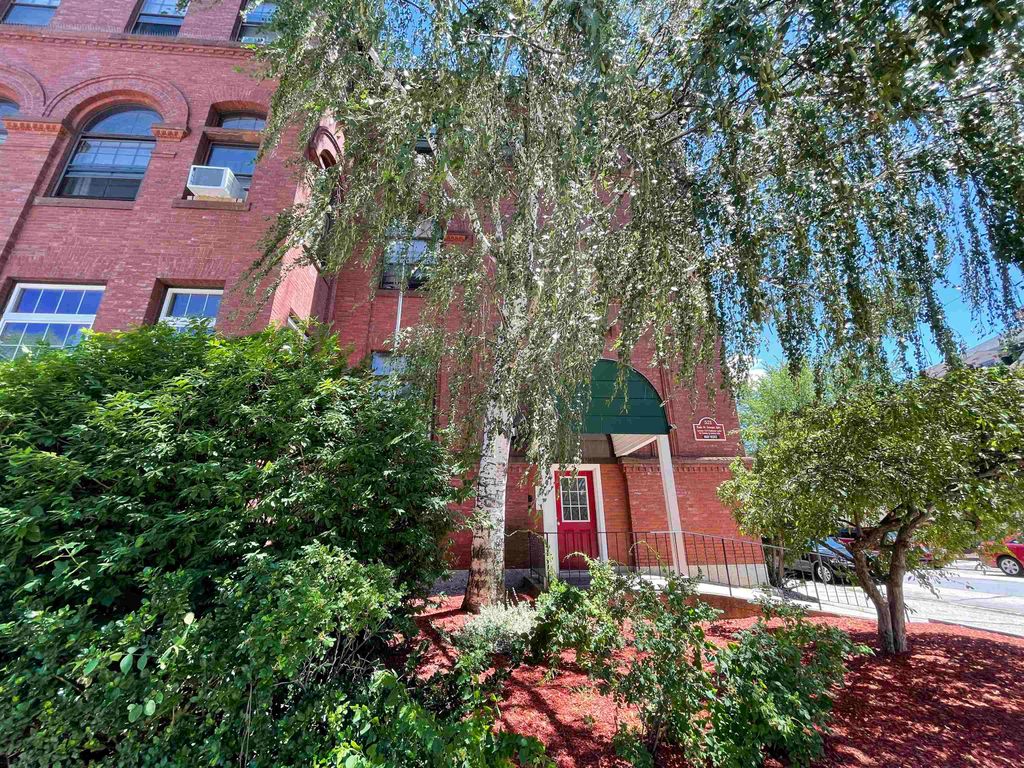 Photo of 521 Pine Street #309, Manchester, NH 03102 (MLS # 5070665)